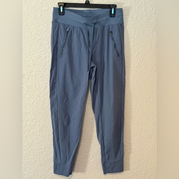 Athleta Pants - Athleta Trekkie North Jogger size 4 EUC